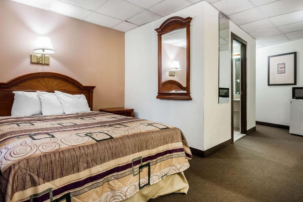 Room image 3